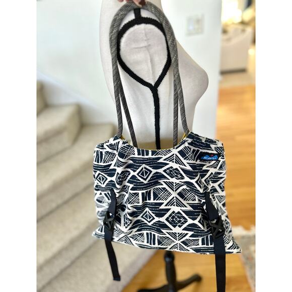 Kavu Poser Yoga Tote Black & White Tribal Print Design - Picture 1 of 7